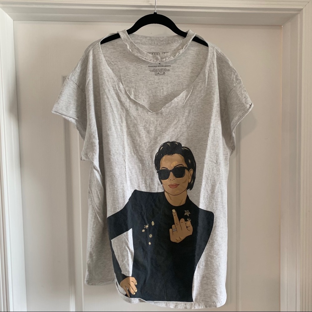 KYLIE • Kris Jenner T-Shirt • L • Cut in V
